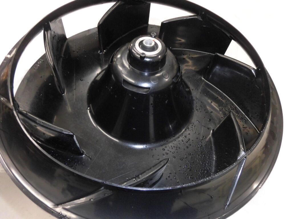 神戸市東灘区のクリニックで業務用エアコンクリーニング後の送風ファン