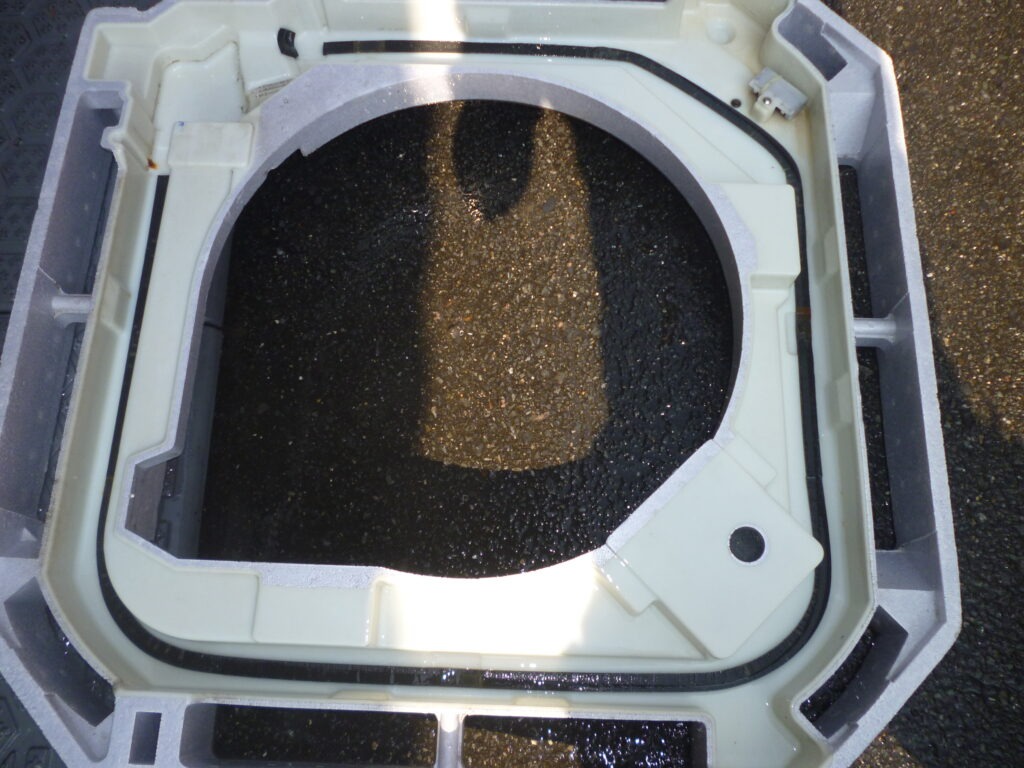 八幡市のクリニック 業務用エアコンドレンパン 洗浄作業後