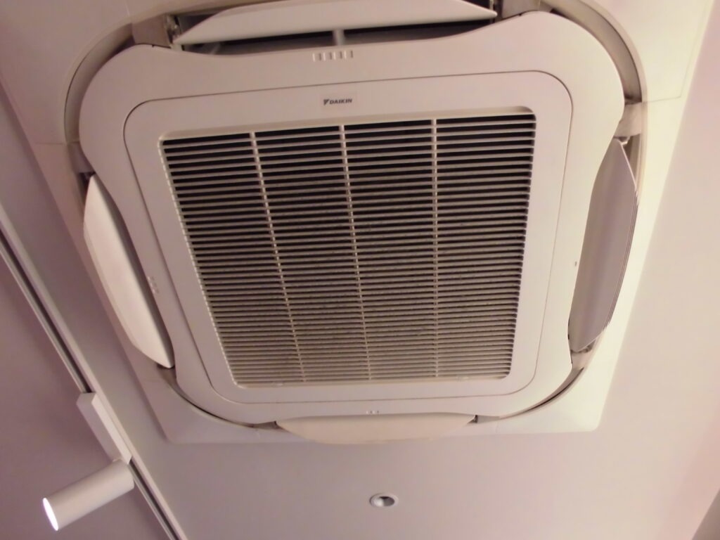 長岡京市 向日市 八幡市 店舗 業務用エアコンクリーニング 作業前