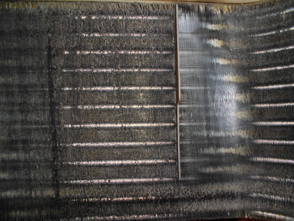 長岡京市の美容室 天井カセット型エアコン分解作業