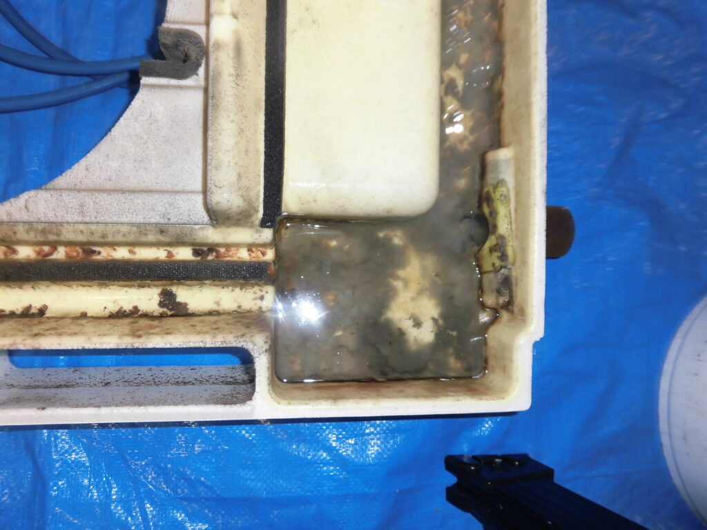 京都市の病院施設で業務用エアコンクリーニング 内部洗浄