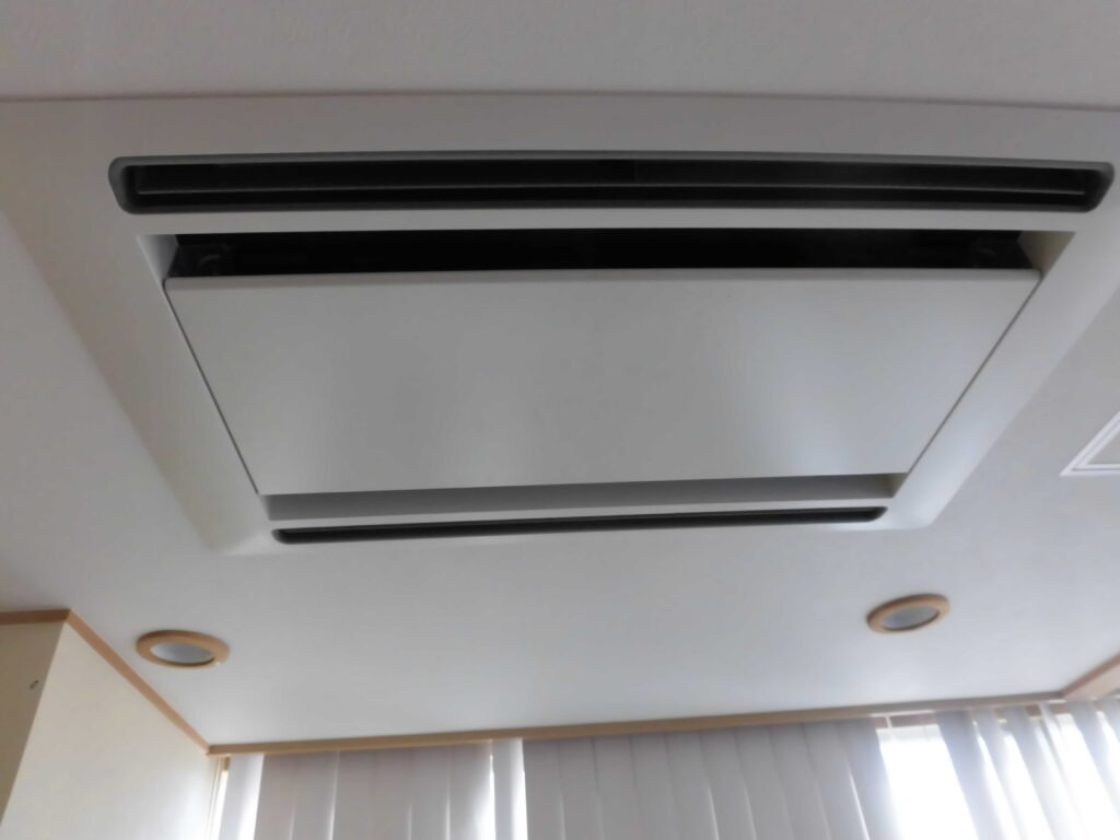 京都市のホテル客室で業務用エアコンクリーニング 作業前