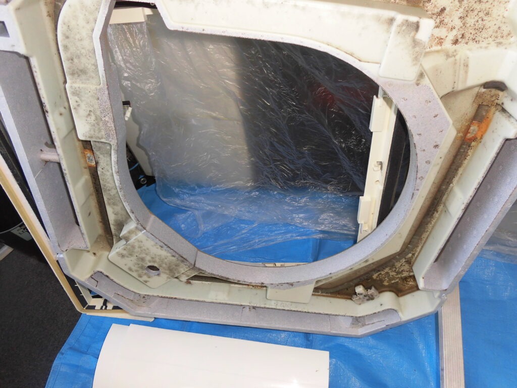 京都市の飲食店舗で業務用エアコンクリーニング 内部洗浄