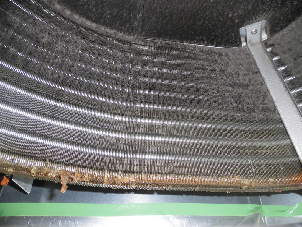 香芝市の業務用エアコン洗浄後の内部