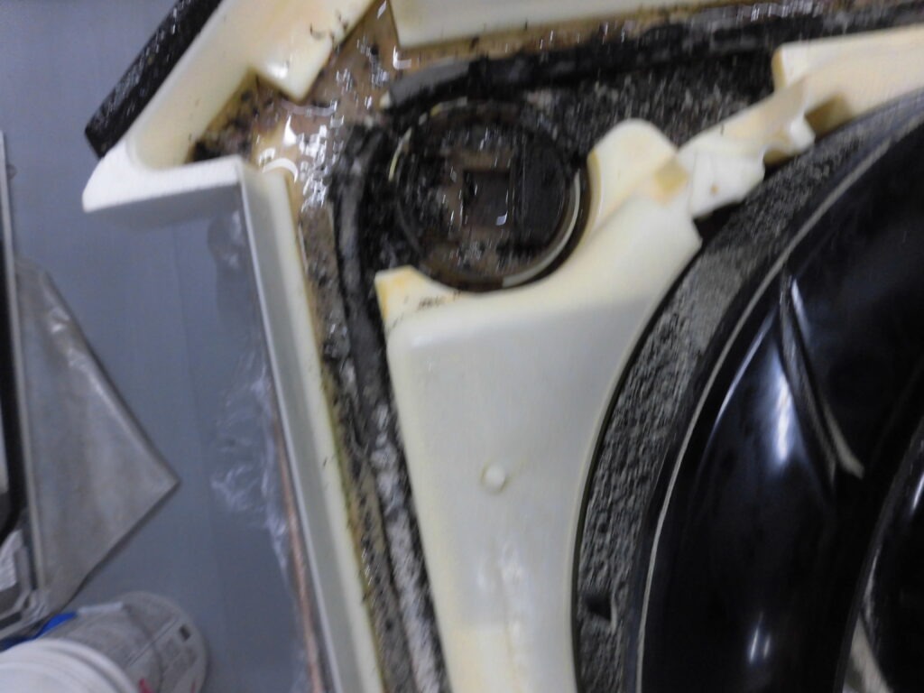 生駒市のカフェで業務用エアコン分解後