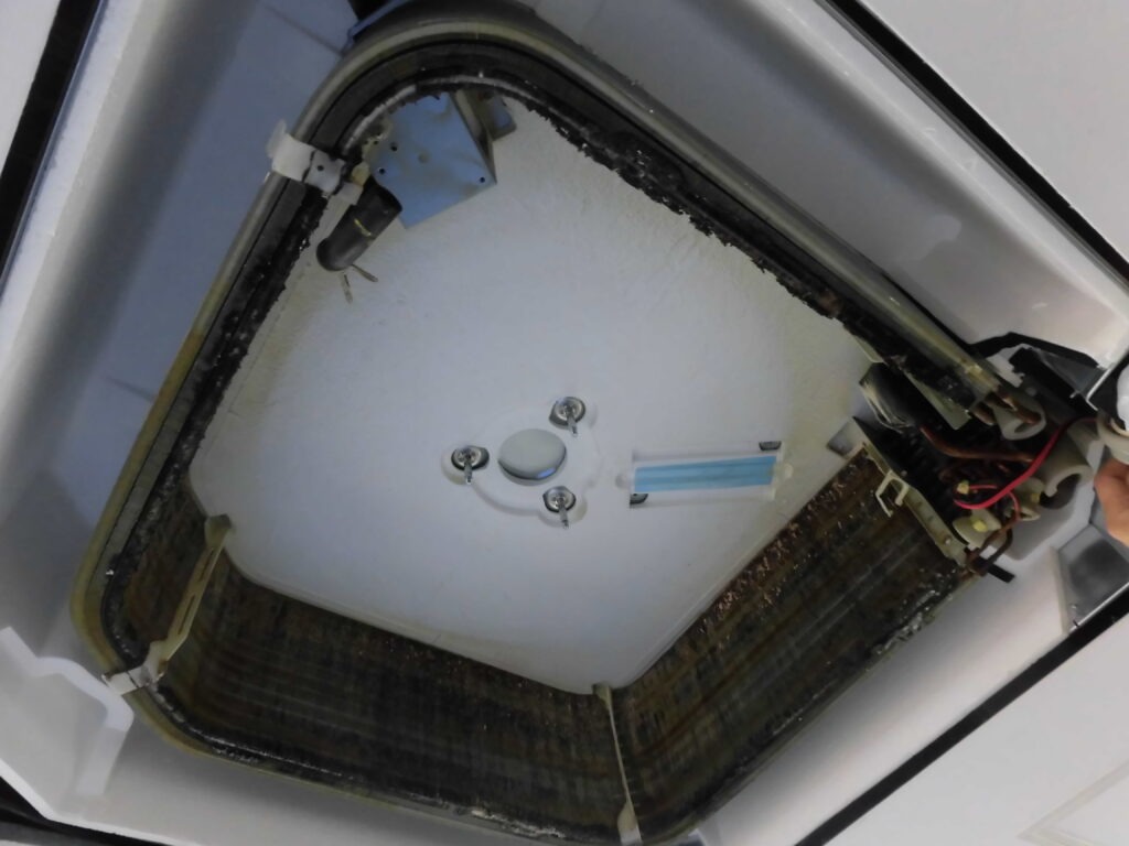 生駒市のカフェで業務用エアコン高圧洗浄