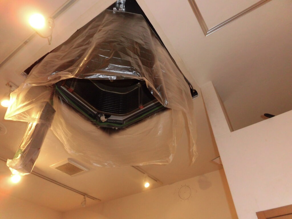 奈良市の飲食店 エアコンクリーニング後の内部状態