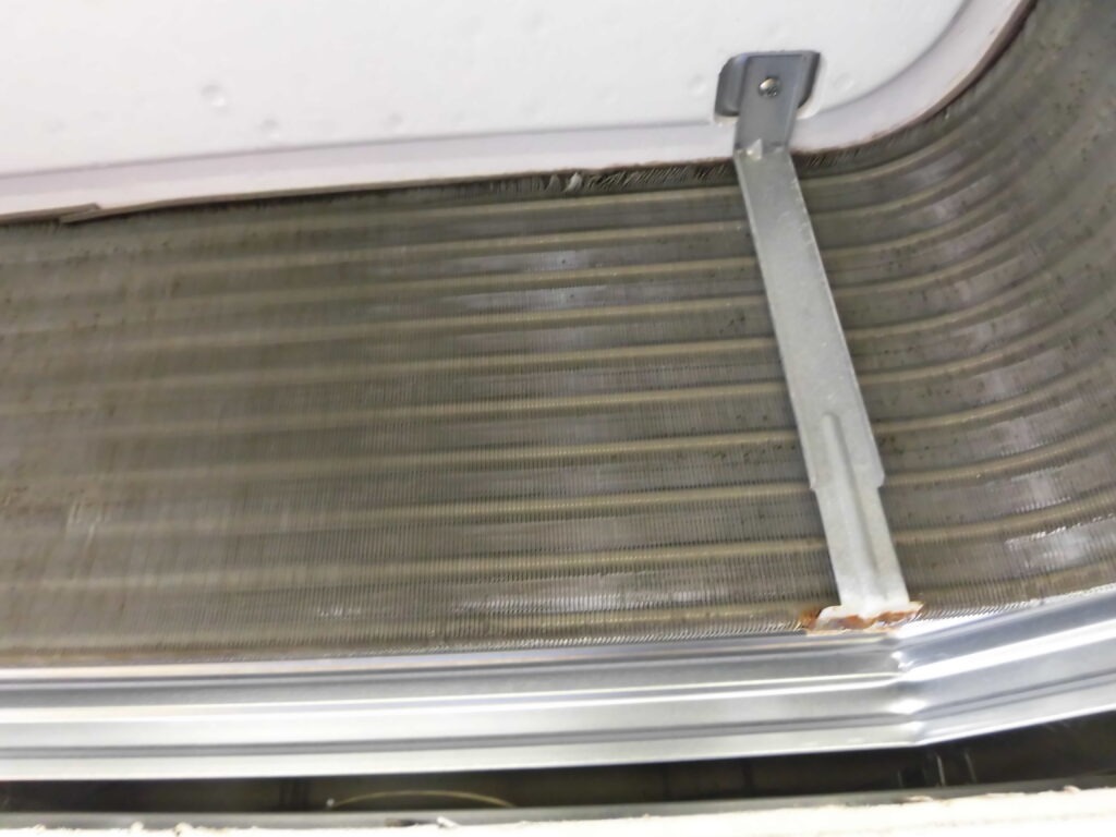 奈良市の美容室 エアコンクリーニング後の状態