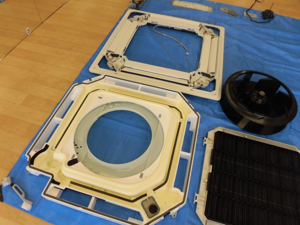 奈良市の店舗 エアコン内部高圧洗浄