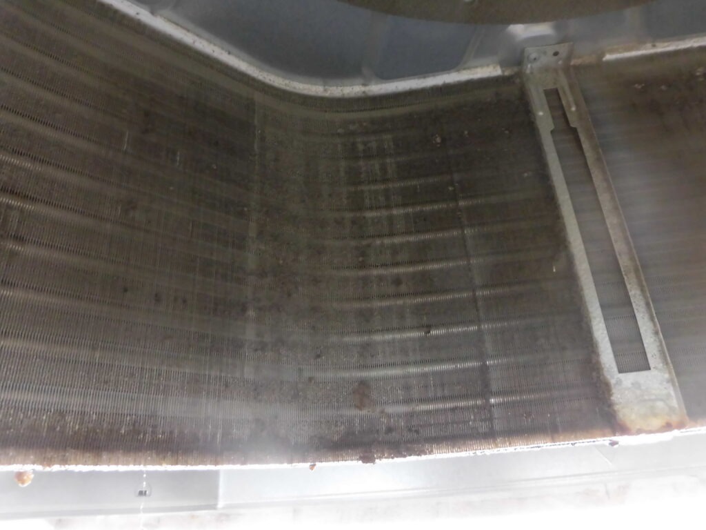 奈良市の店舗 エアコン分解作業