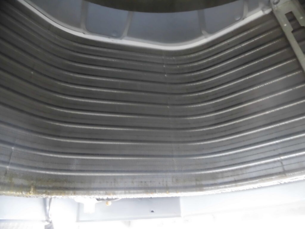 奈良市の店舗 エアコン内部高圧洗浄