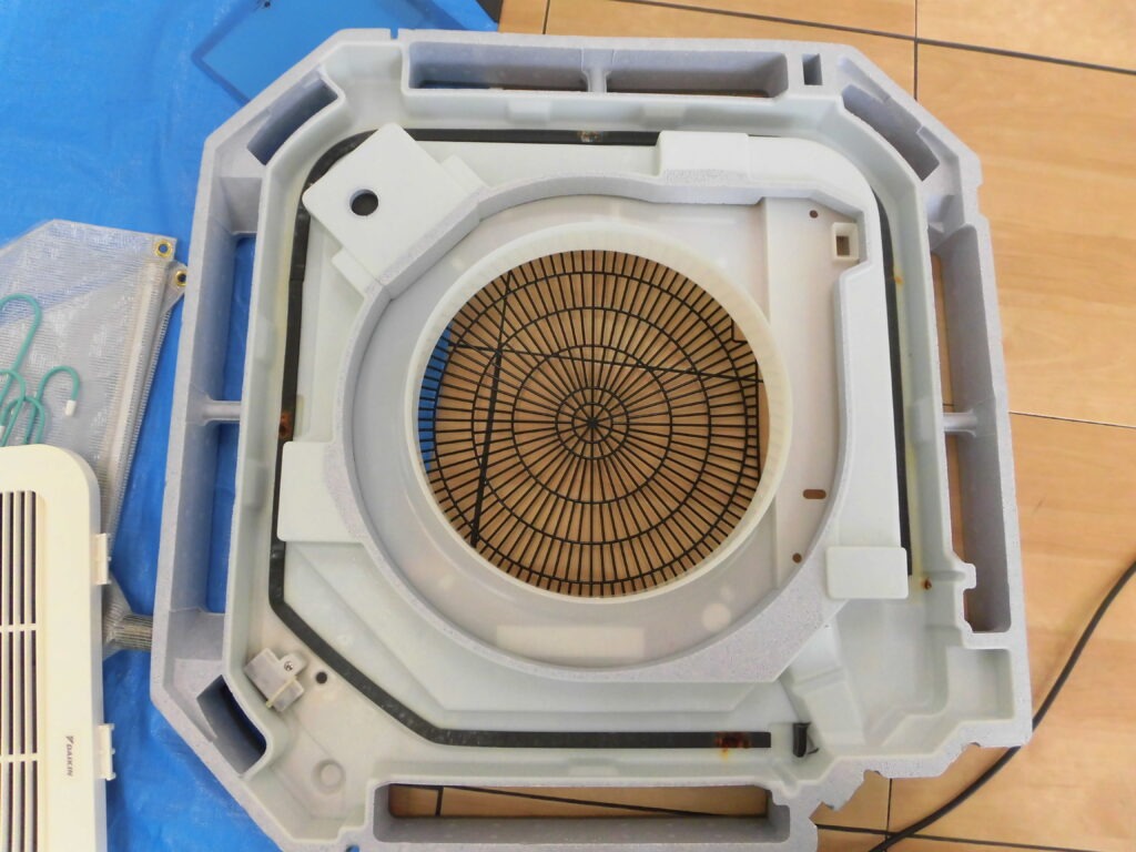 奈良市の事務所 エアコンクリーニング後の状態