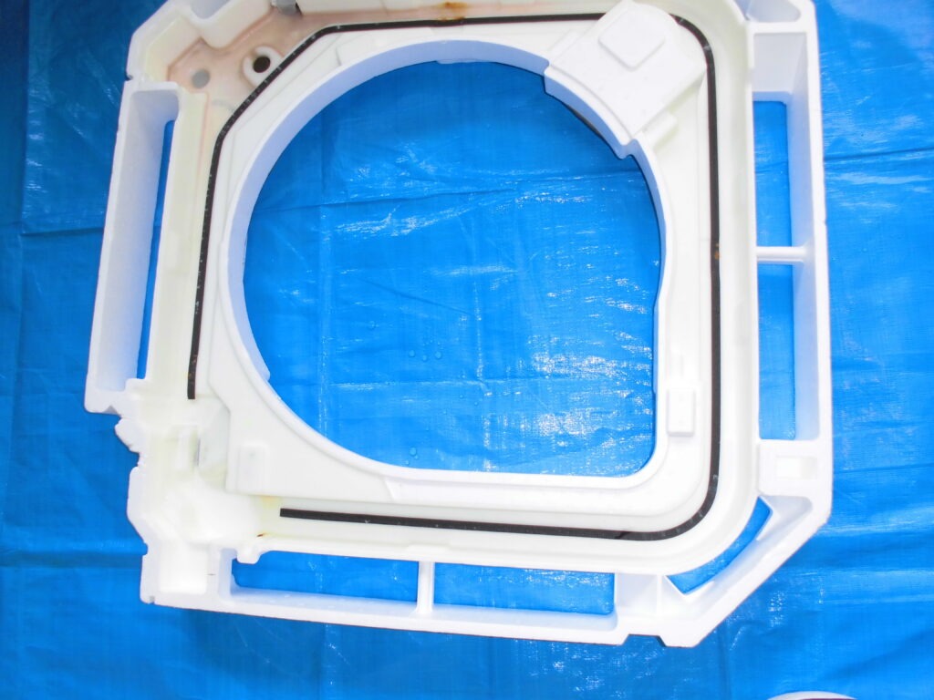 宇治市の飲食店 エアコン内部の油汚れ