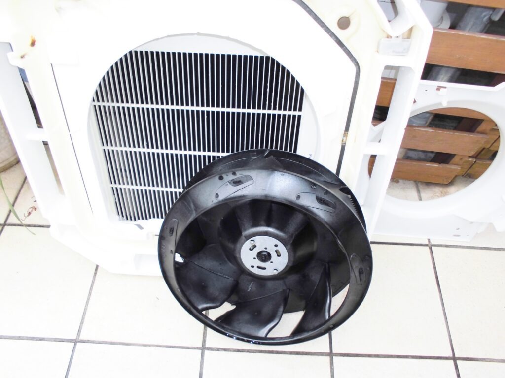宇治市の業務用エアコンクリーニング 洗浄後の送風ファン