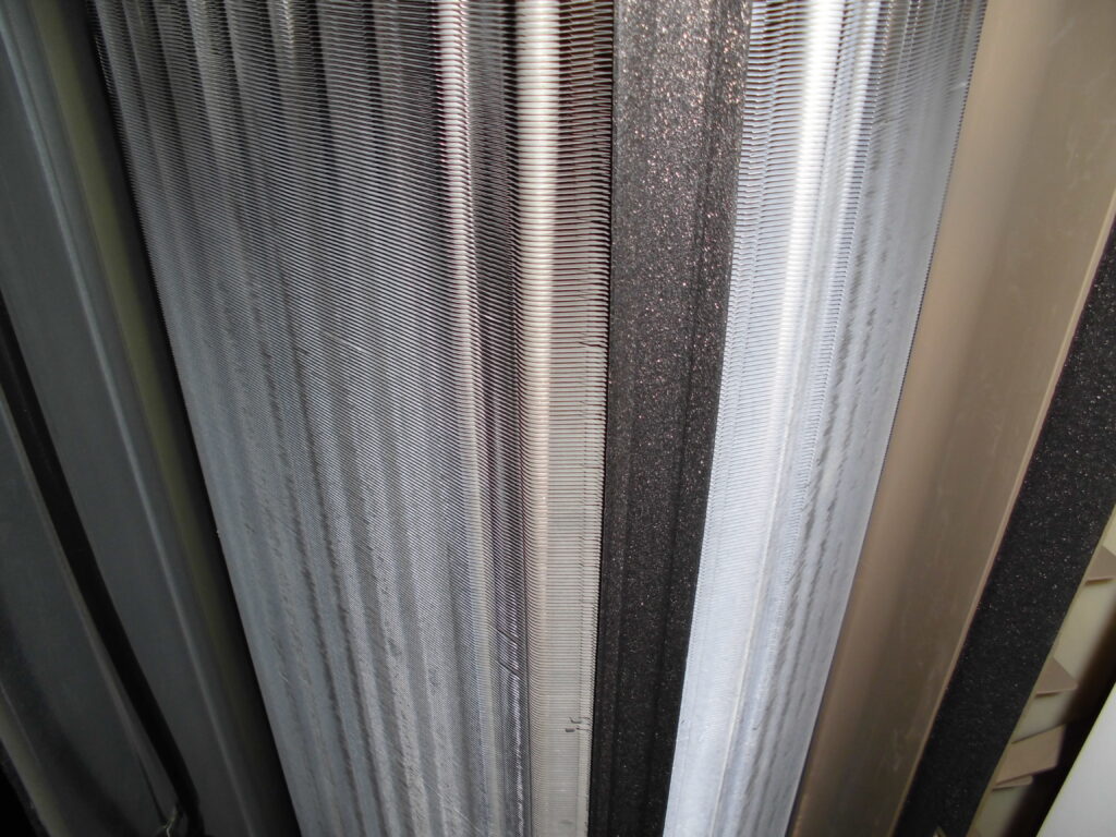 宇治市の工場 エアコン内部洗浄