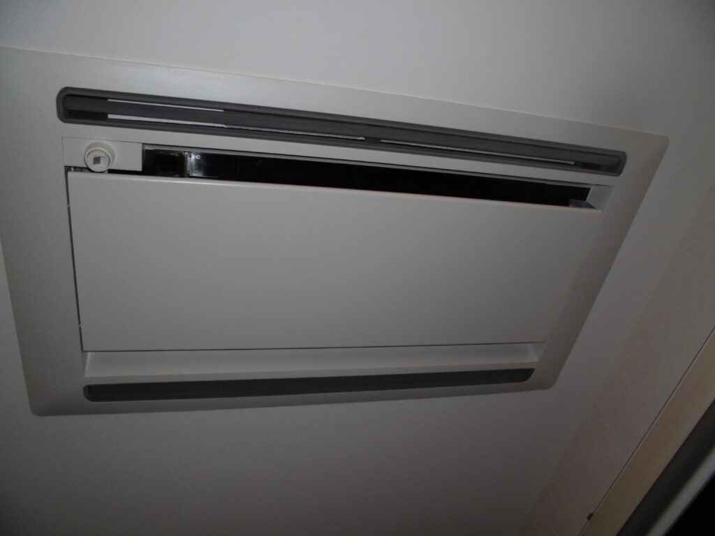 宇治市の商業施設 業務用エアコンクリーニング 作業前