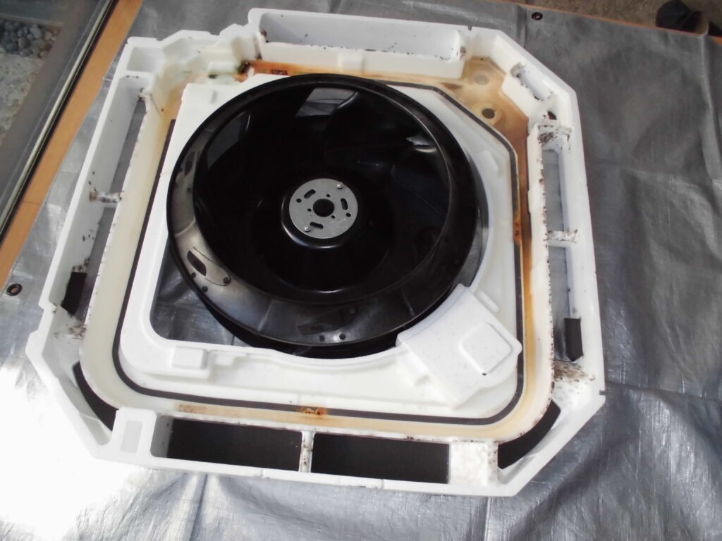 宇治市のホテル客室 業務用エアコンクリーニング 作業前